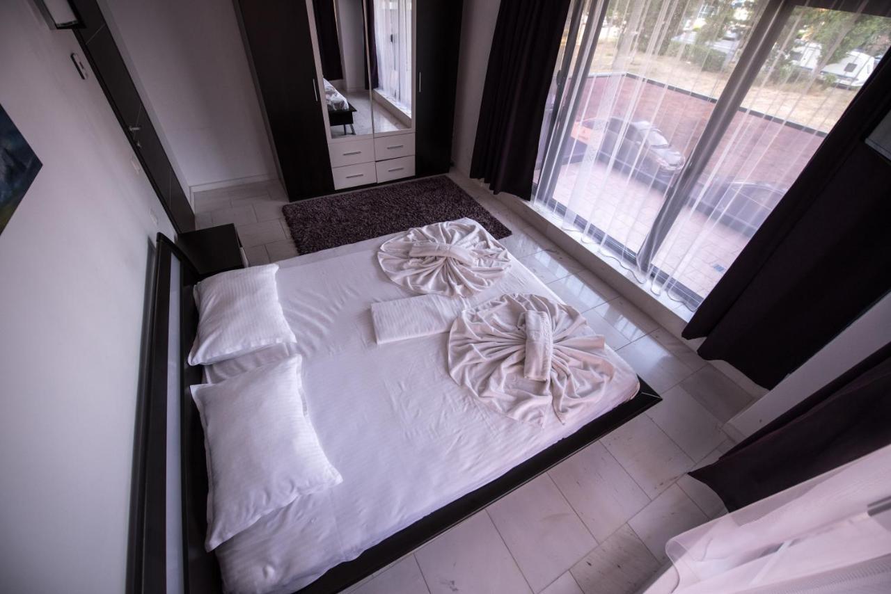 Sns Apartament In Vila Sophia 마마이아 외부 사진
