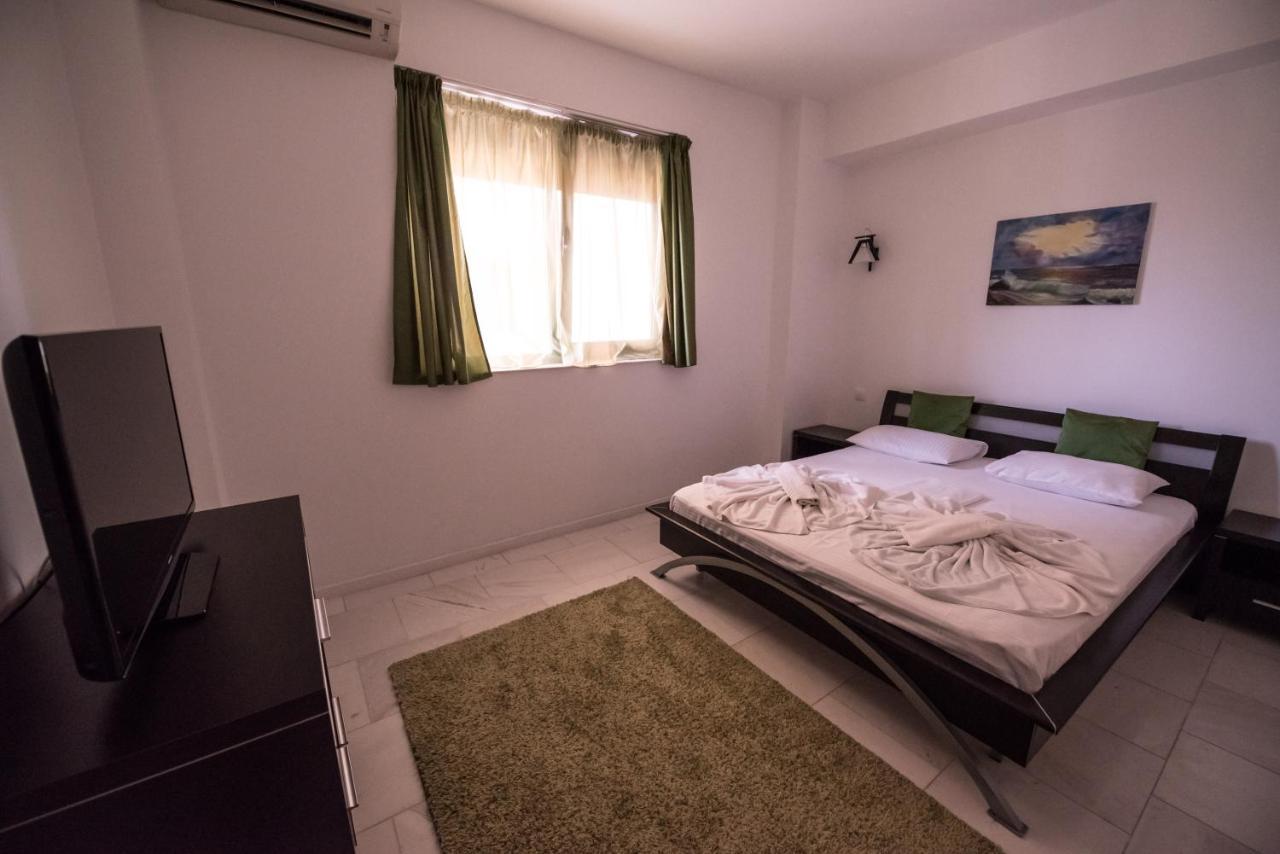 Sns Apartament In Vila Sophia 마마이아 외부 사진